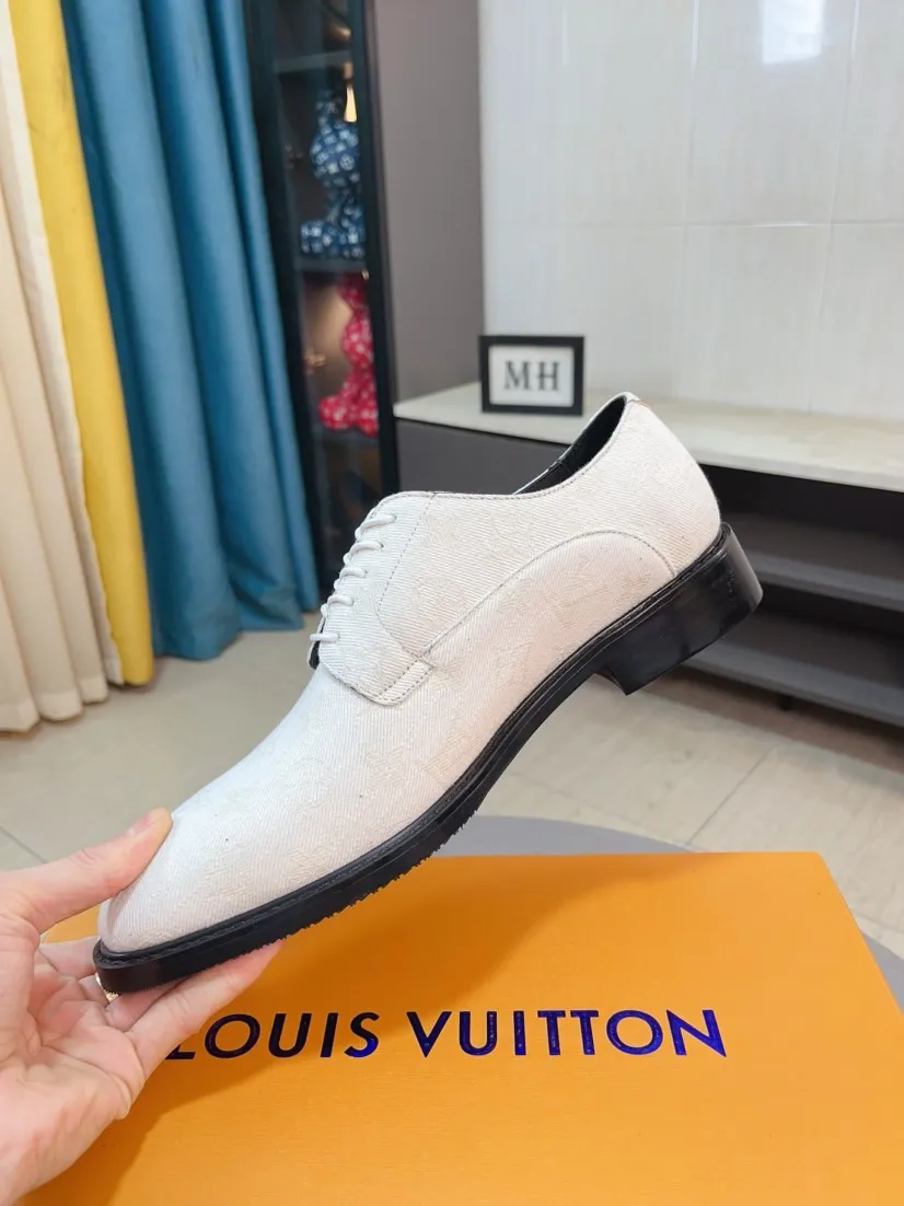 Ex-factory price 720🌹🌹High version [LV] Louis Vuitton's popular casual leather shoes🎖Fashionable and elegant🎖🎖Material: Original imported open-edge beaded cowhide, washed cowhide leather lining, original open-molded rubber outsole, high-end and classy, ​​elegant quality, instantly transforming into a handsome man ❤❤Standard\nNumber: 38-44